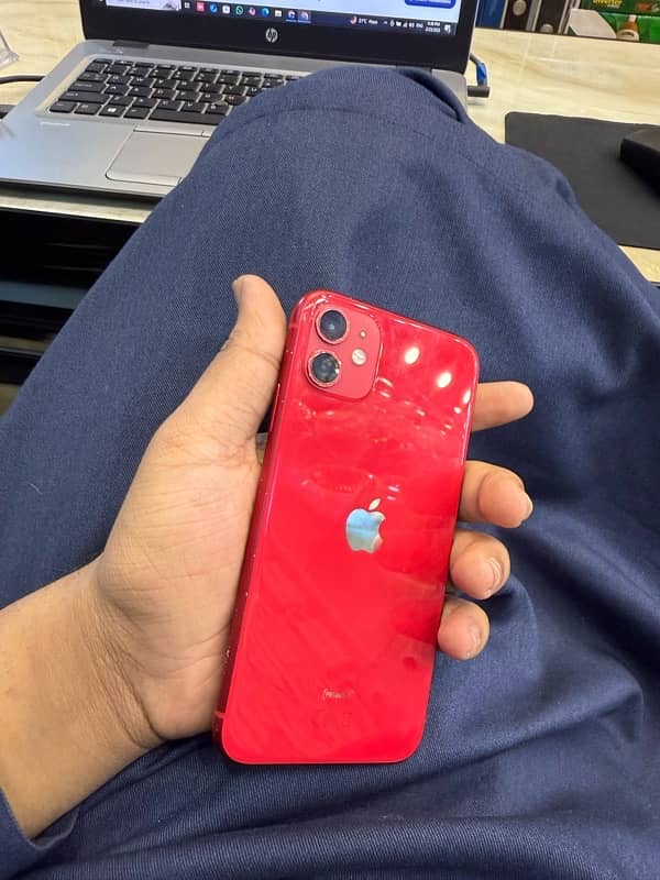 IPhone 11 64 GB 87 BH Red Colour 0