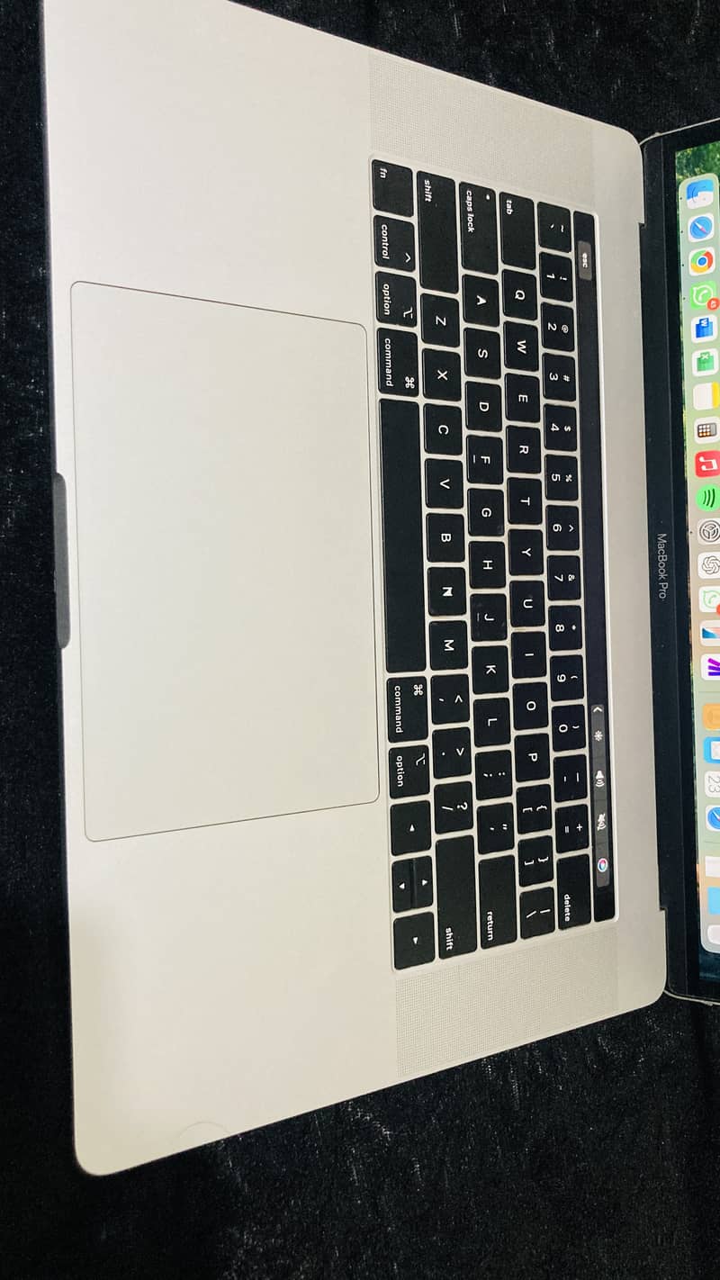 Apple Macbook Pro 2018 (32GB RAM - 512GB storage, Intel Core i7) 2