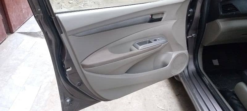 Honda City IVTEC 2014 neat and clean 13