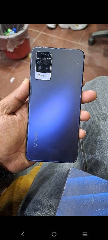 Vivo V21 8/128 with box 3