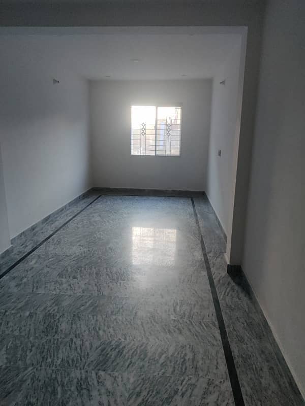 Upper portion of 2.5 Marla available for small family in model town link road 2