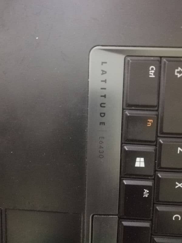 For sale Labtop Dell Latitude Core i5 3rd gen(i7 3rd gen upgradable) 2