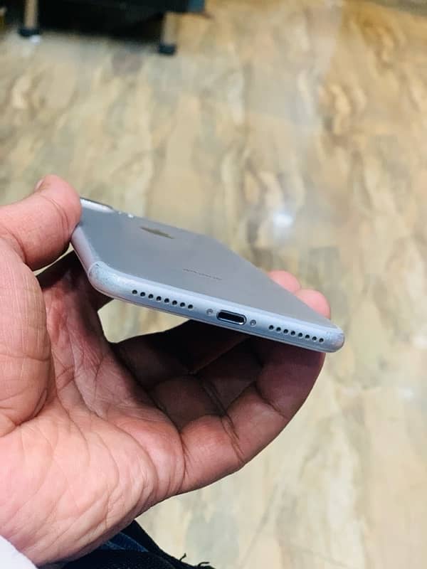 Apple iPhone 7Plus PTA 1