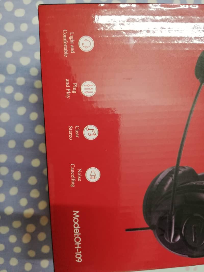 4-Nos Wired Headphones with mic 10/10 for workstations office and home 3