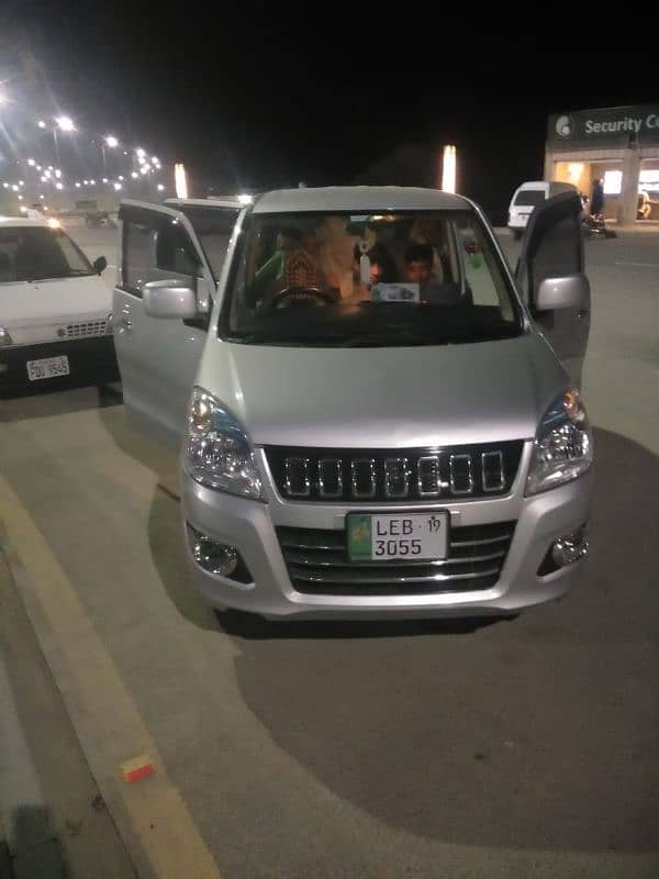 Suzuki Wagon R 2019 1