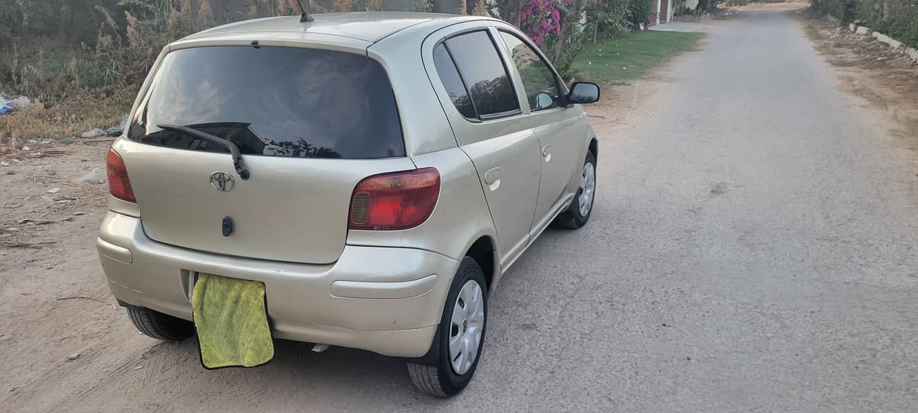 Toyota Vitz 2004 4