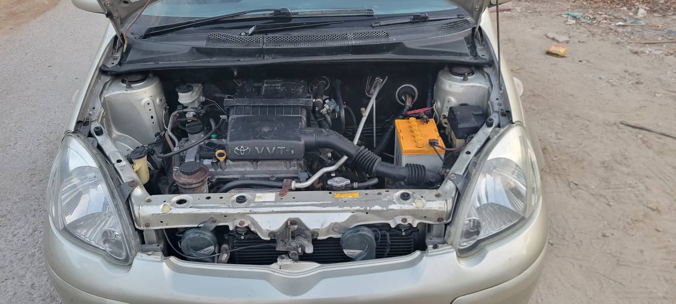 Toyota Vitz 2004 13