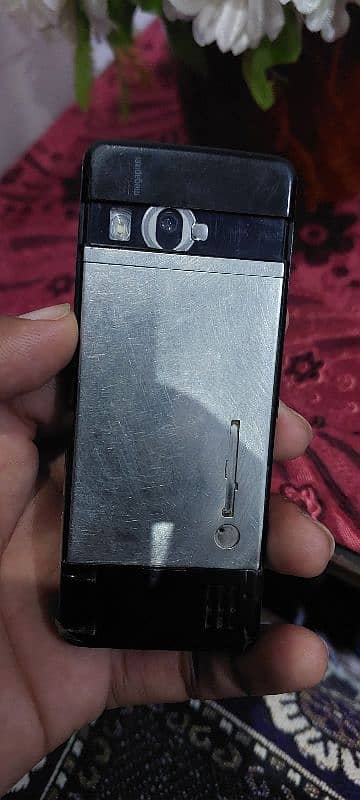 sony ericsson c902 7/10 4