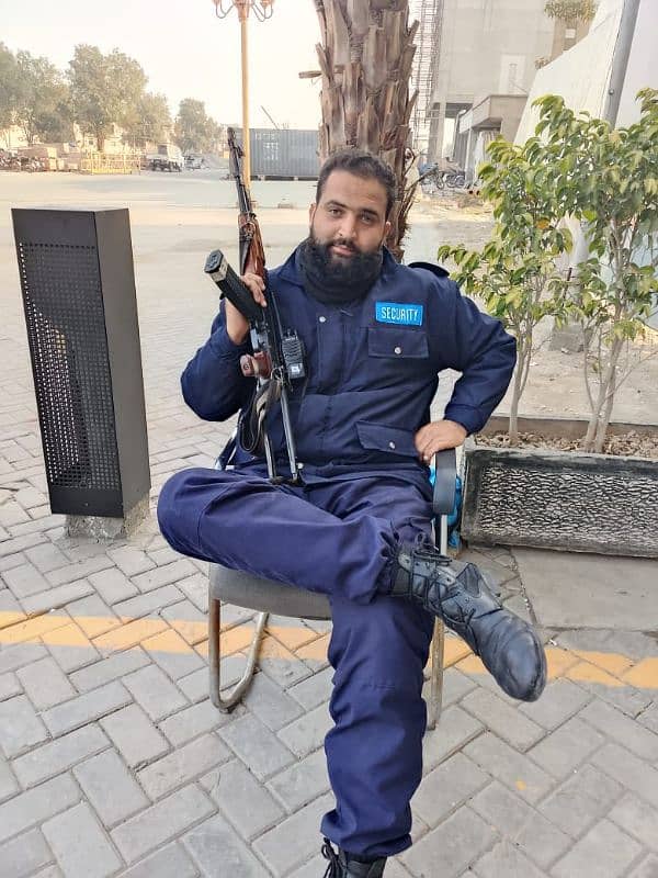 I need personal gun man job ki zarurat he 0