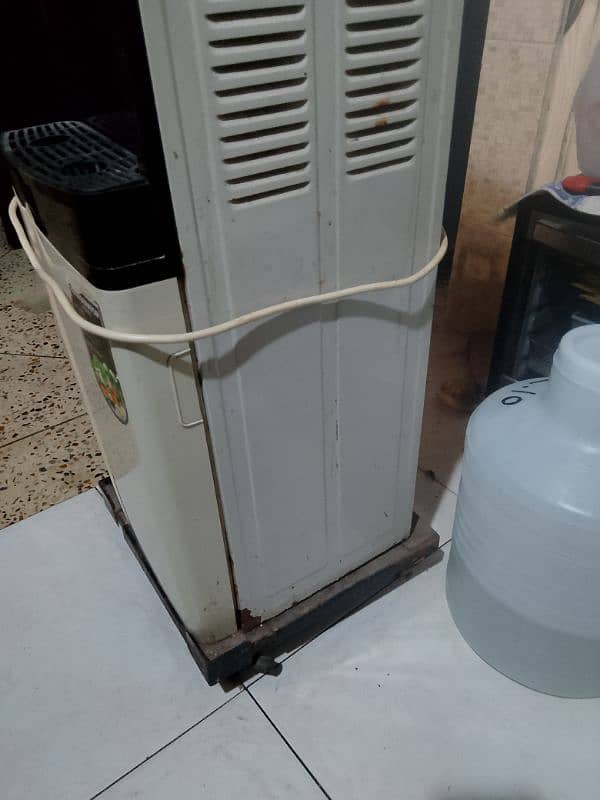 water Dispenser 6