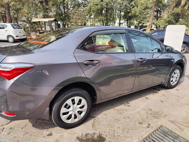 Toyota Corolla GLI 2019 in Excellent Condition 2