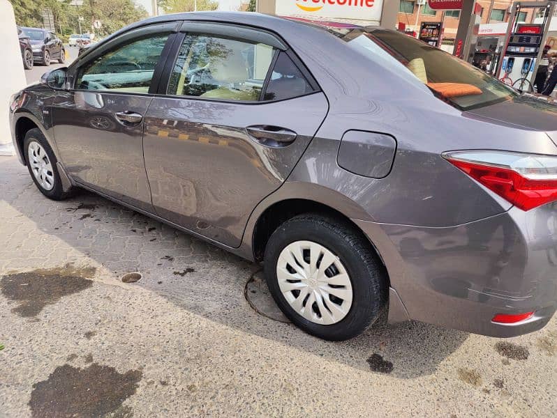 Toyota Corolla GLI 2019 in Excellent Condition 3