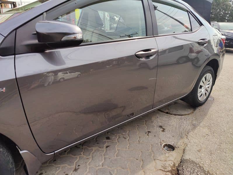 Toyota Corolla GLI 2019 in Excellent Condition 5