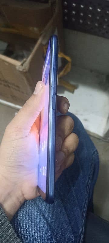 vivo y15s 4