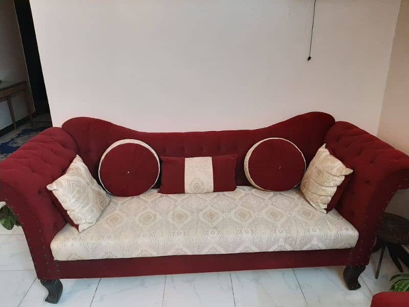 5 seater sofa is available for sell 1