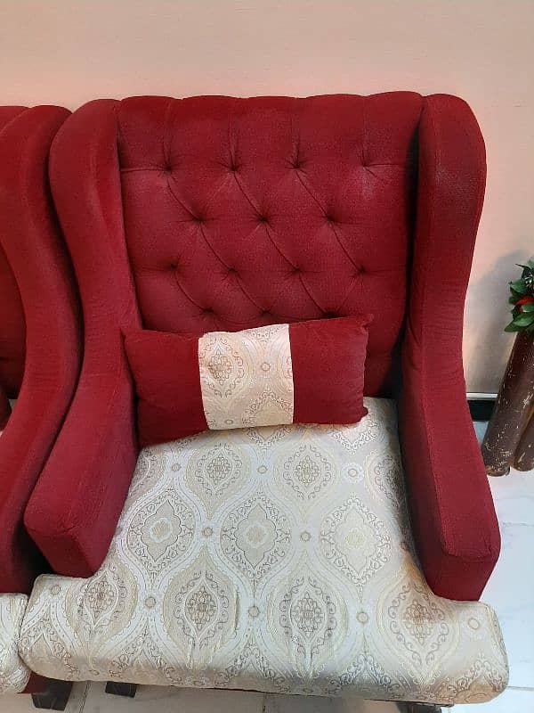 5 seater sofa is available for sell 3