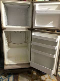 Dawlance fridge medium size