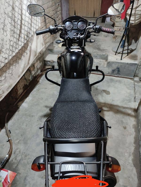 Yamaha YB125Z (2022) – Black | Islamabad Registered | Total Genuine 2