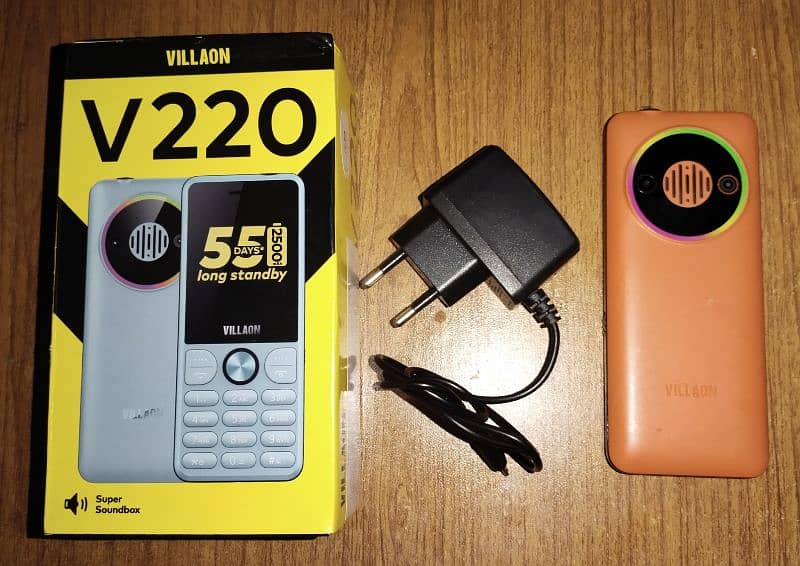 Villlaon V220 with box charger 1