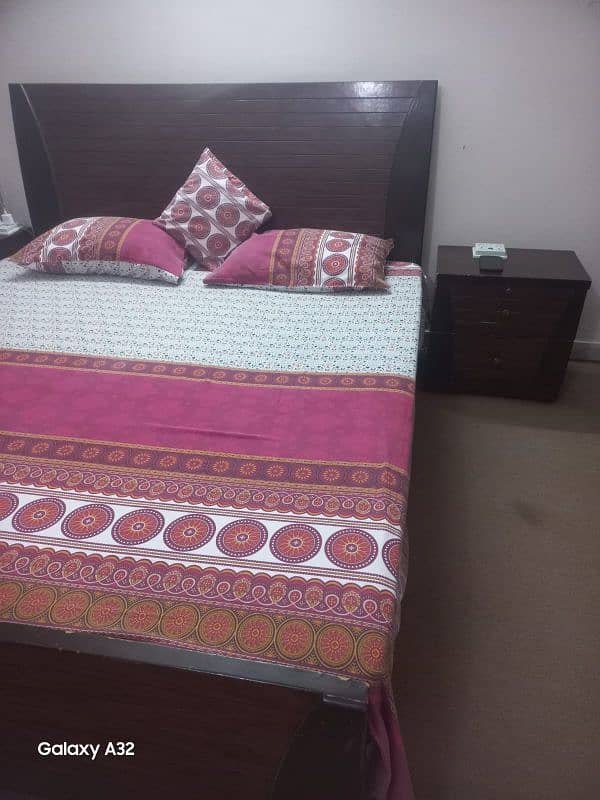 Double bed for sale 0