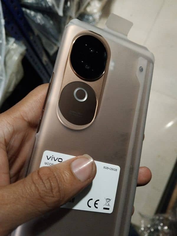 vivo v40e 5g just open box 8.256 3