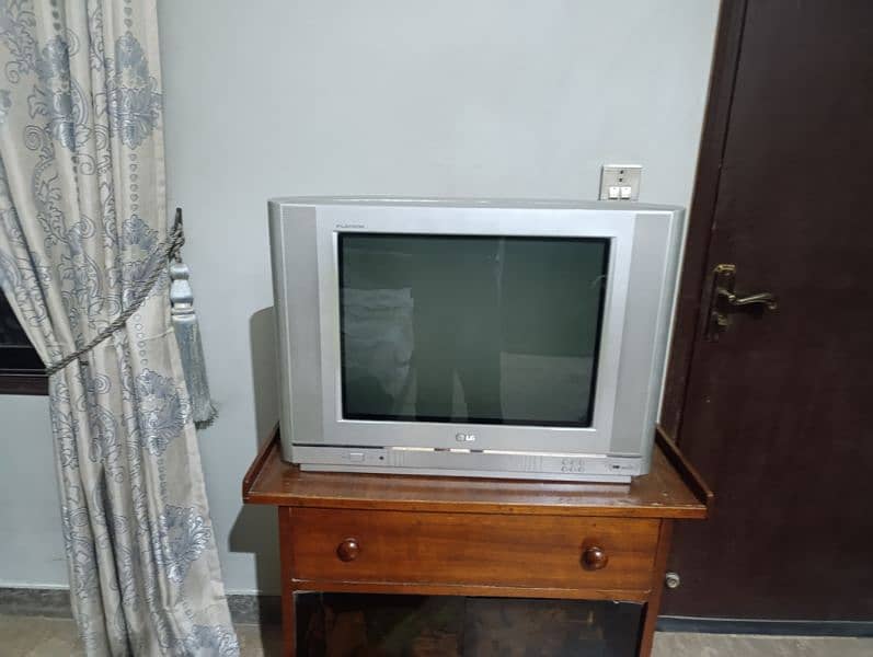 LG flatron best of his ERA 21 inch brand new condition for sale 3