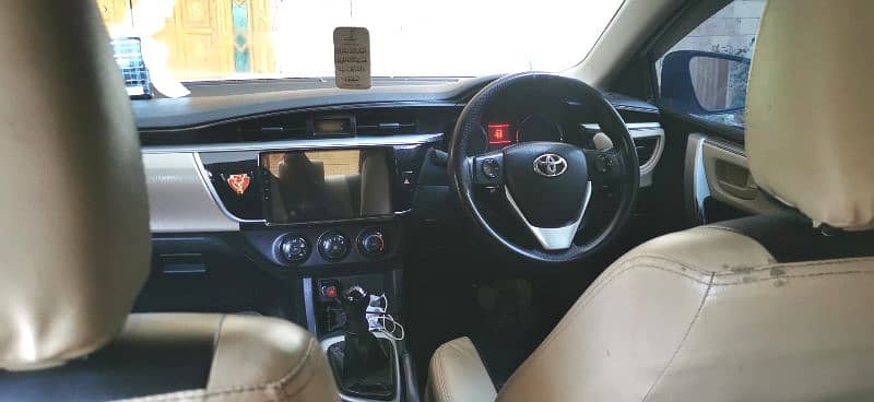 Toyota Corolla GLI 2014 for urgent sale 3