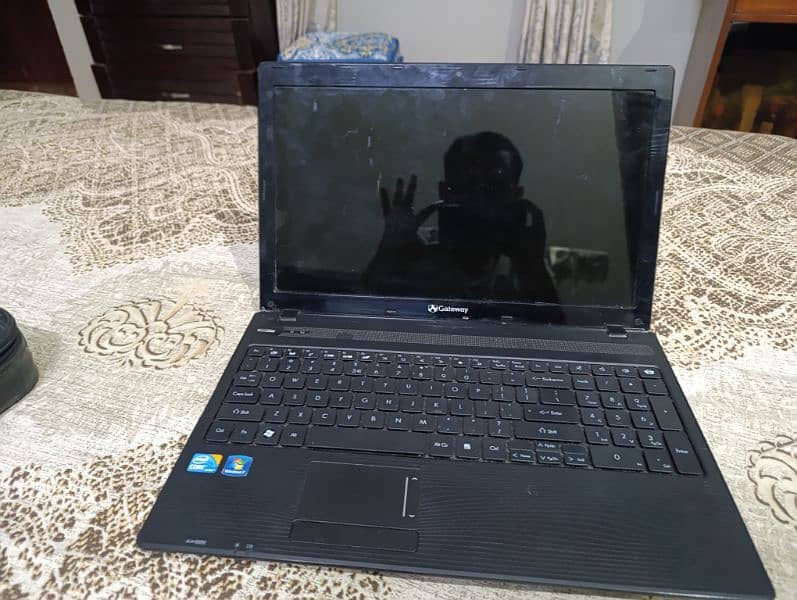 Gateway laptop Core I5 urgent sale 5