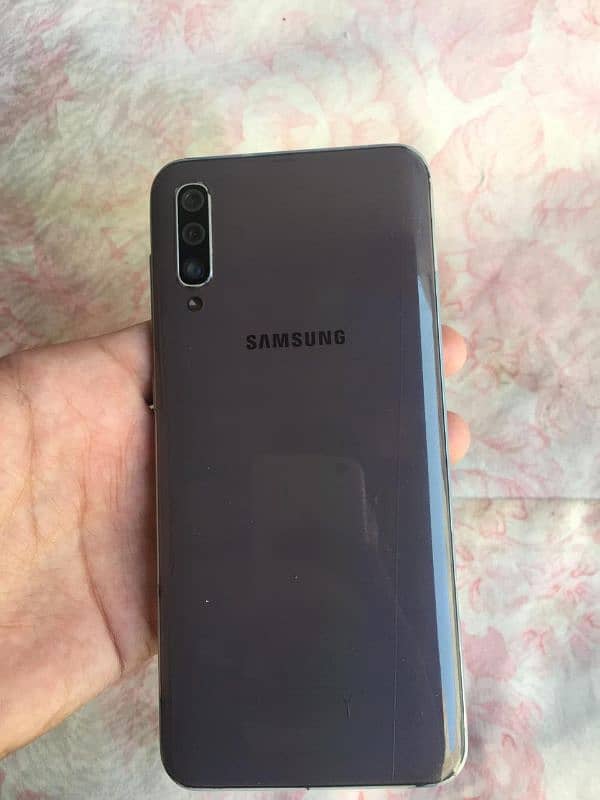 Samsung a50 4