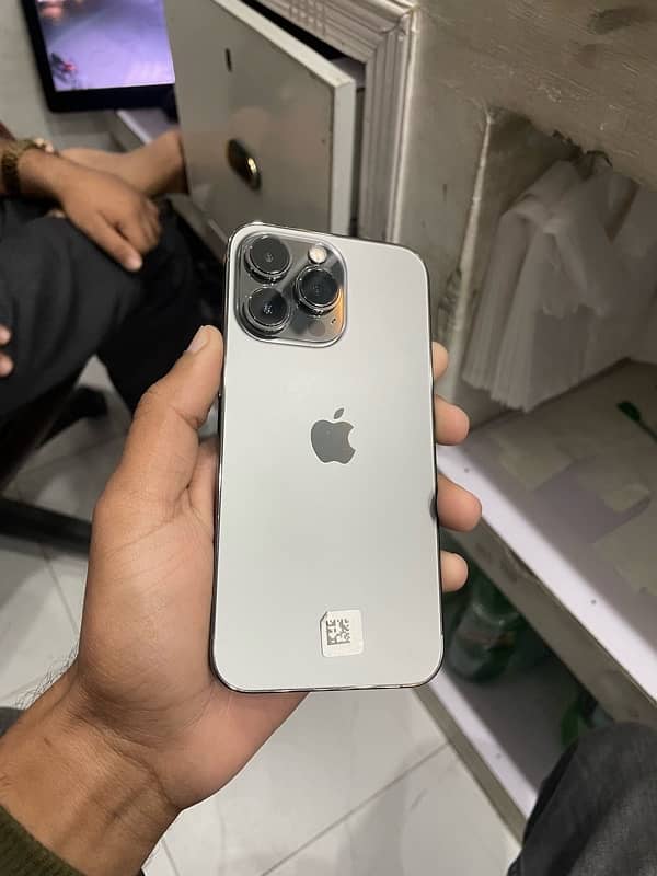 Iphone 13 Pro 128 GB jv 4 momth sim time 0