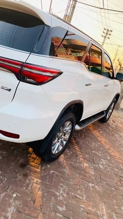 Toyota Fortuner 2024