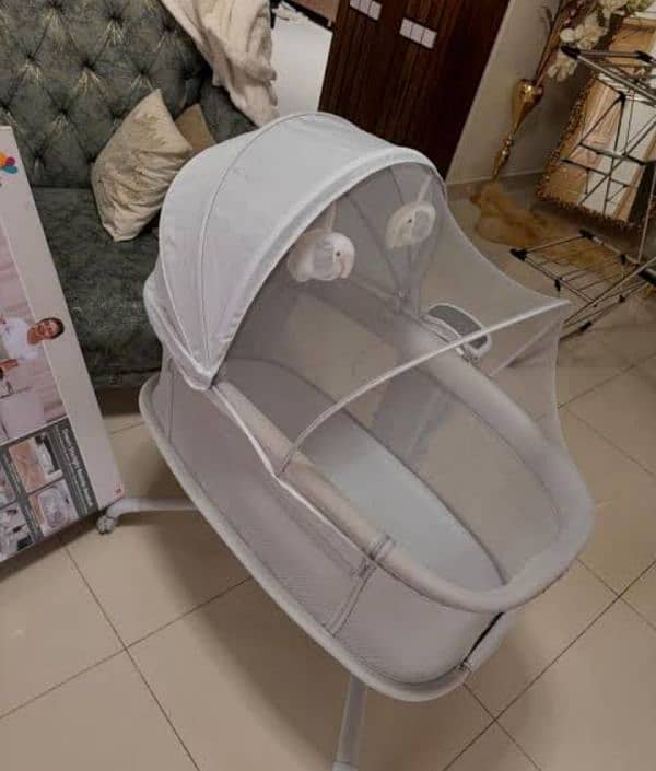 Dream starlight Bedsid Bassinet 2