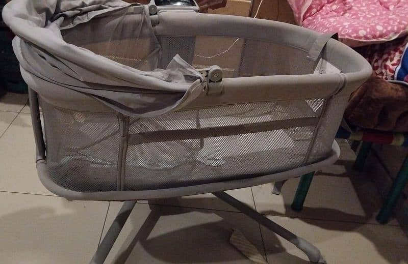 Dream starlight Bedsid Bassinet 8