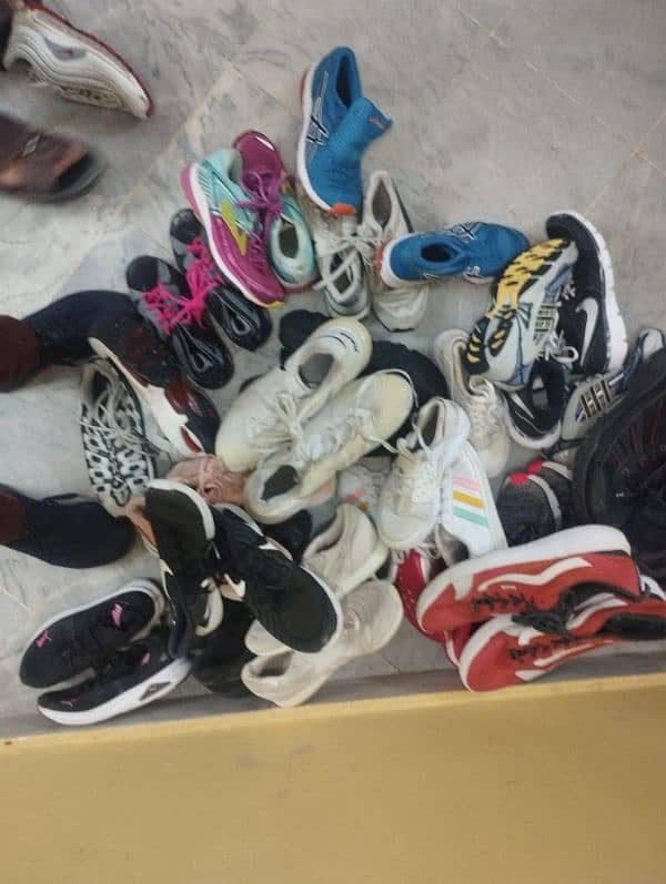 Used shoes lot for sale in Islamabad 4