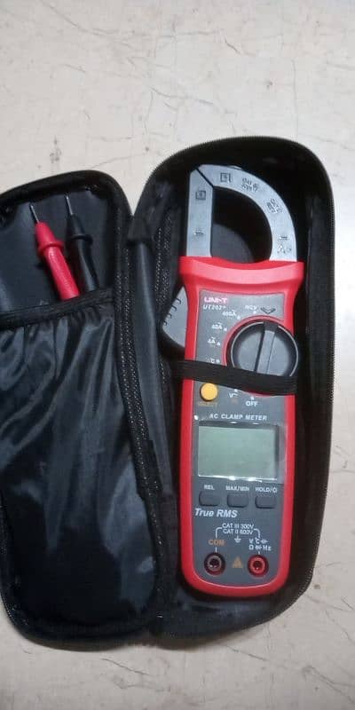 Uni-t Digital Clamp Meter Just Like New Only 1, 2 Time Used 2