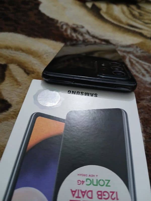 Samsung A52 Camplet Saman 10/10 Condition 8/128 Pta official Approved 4