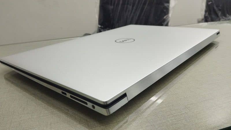 XPS 15  9500  i7 10th Gen 32GB 1TB 7