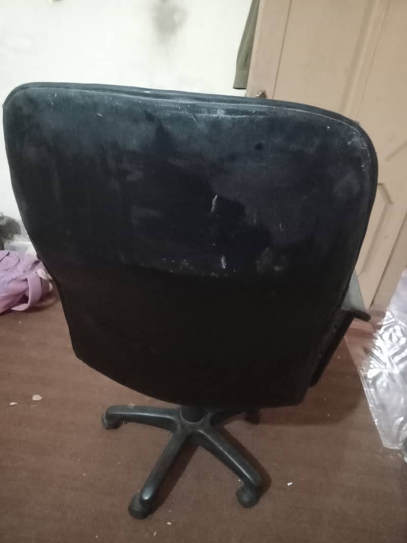 Used revolving chairs 4