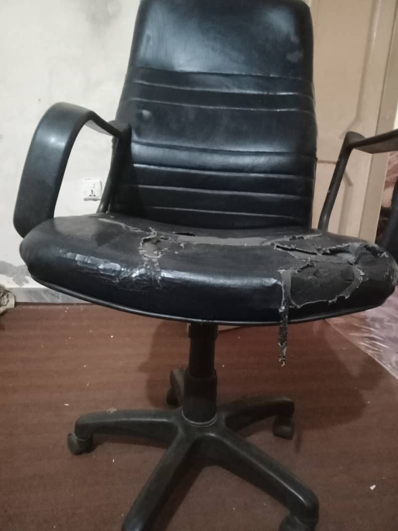 Used revolving chairs 5