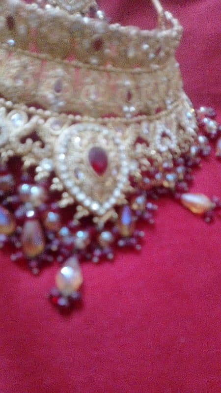 jewelry set golden color mehroon perls 1 time used 9