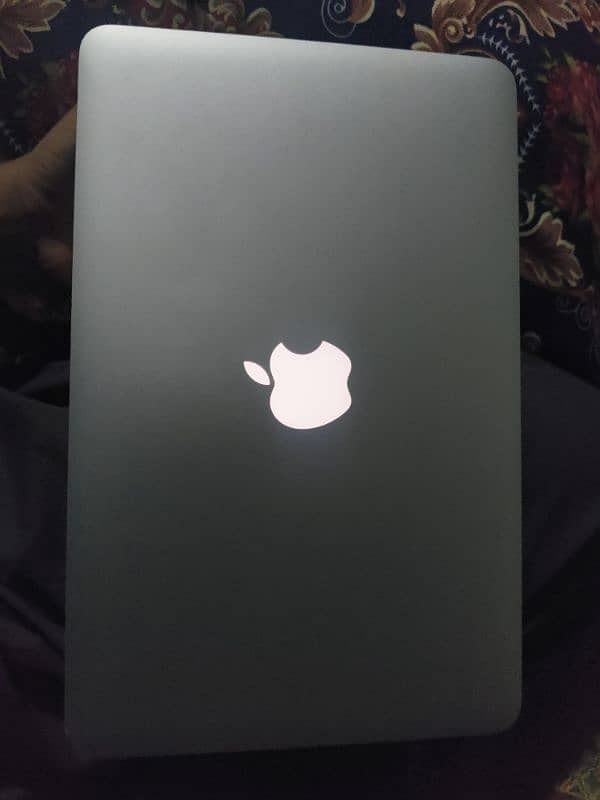 Macbook Air 11 Inch (Early 2015) 128 GB Lush Conditio 2