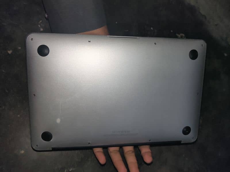 Macbook Air 11 Inch (Early 2015) 128 GB Lush Conditio 4