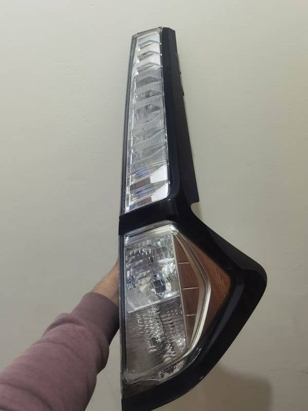 Toyota roomy/ Daihatsu thor back light 1