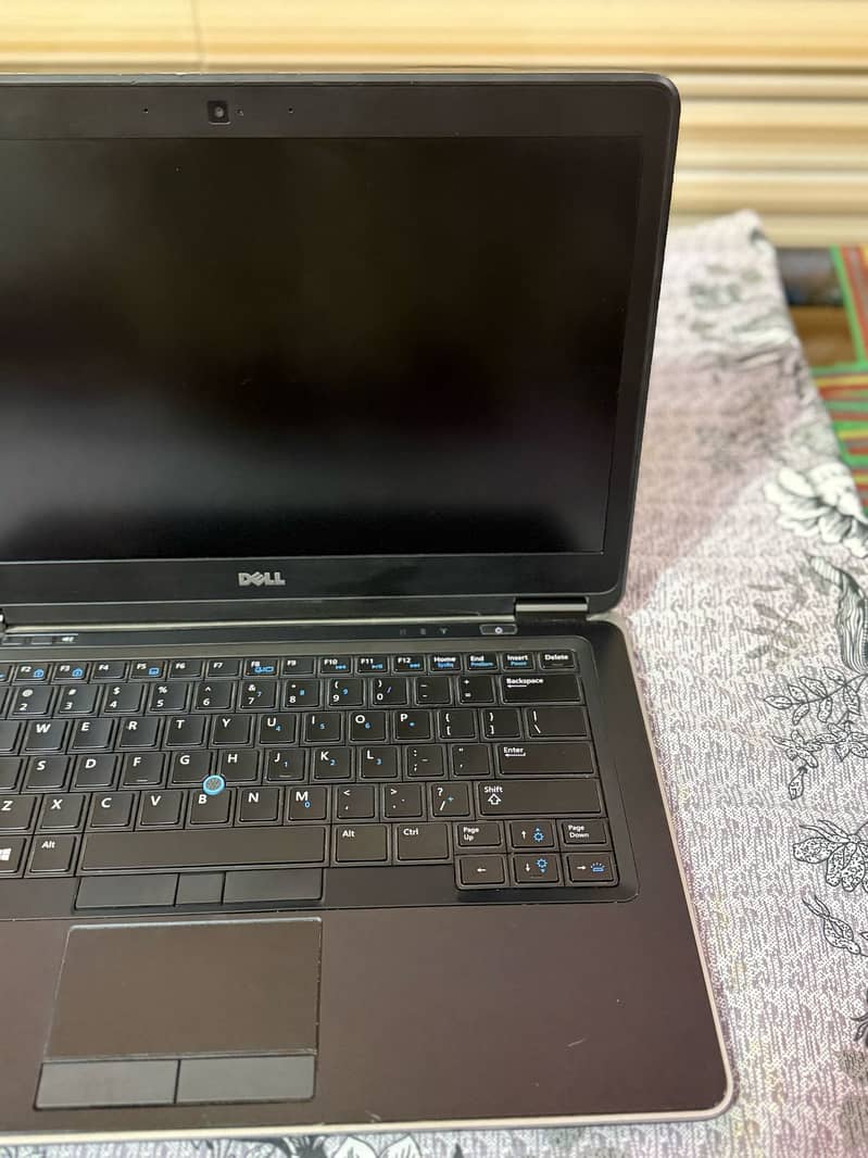 Dell Latitude E7440 Core i5-4310U | 8 GB Ram 2