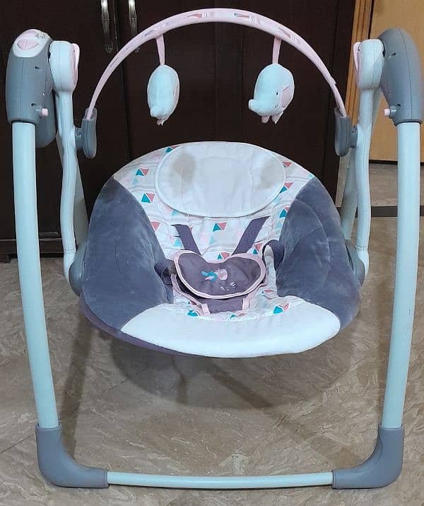 Mastela portable baby swing 3