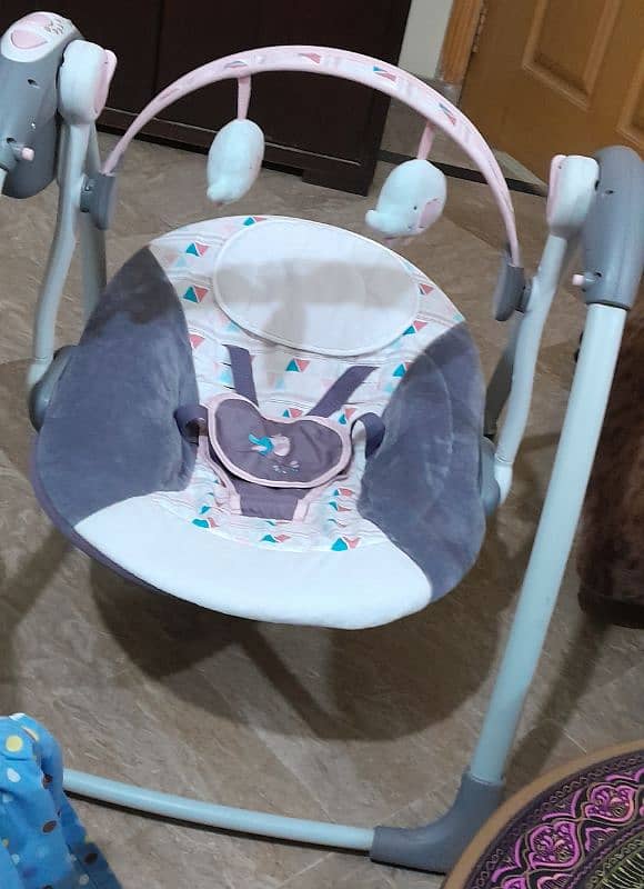 Mastela portable baby swing 5