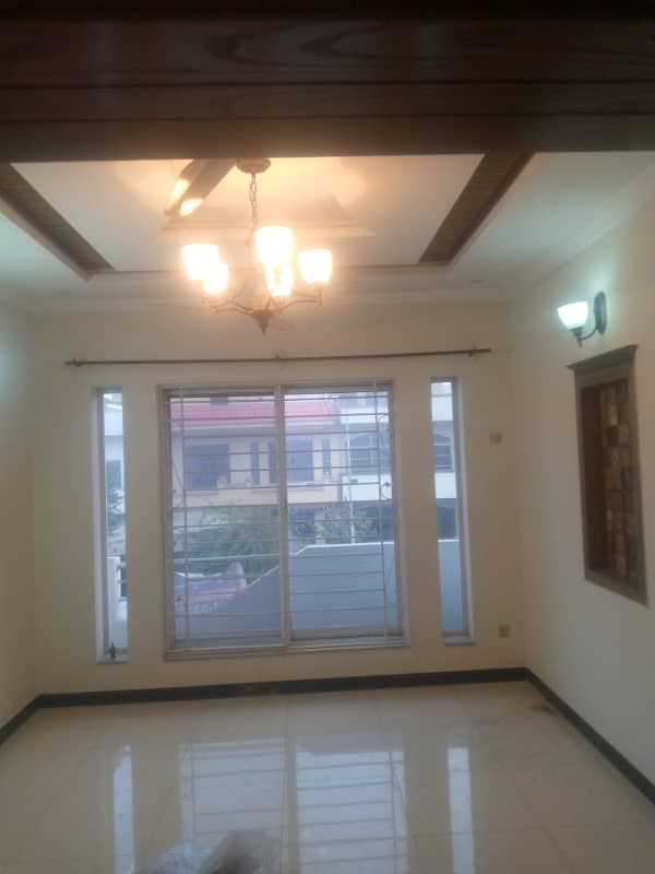 G 11/3 New pha flat for sale fast floor fully Renvoted Tile flooring 3 bed 3 bath 1