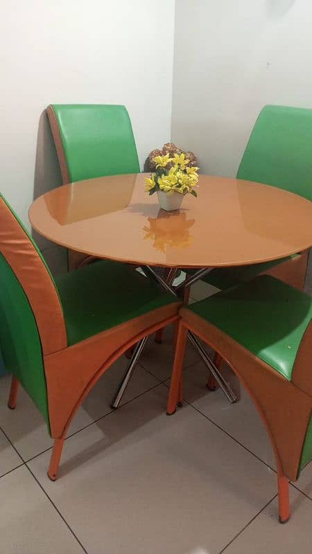 4 seater dining table 0