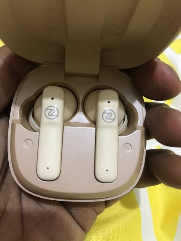 zero earbuds 1