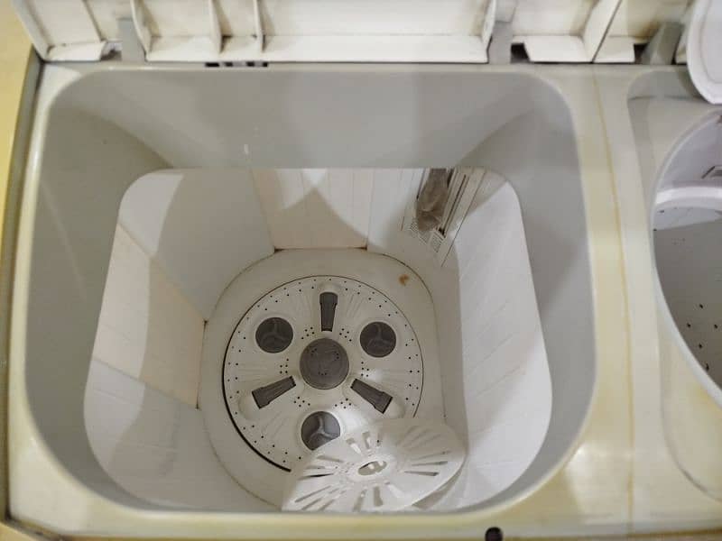 Imported Washing Machine with dryer (Electrolux) 2